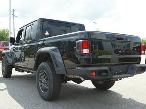 New 2026 Jeep Gladiator Sport AWD/4WD image 9