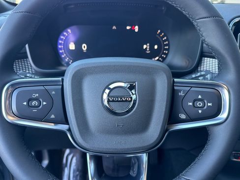 Used 2023 Volvo XC40 B5 Plus w/ Protection Package Premier AWD/4WD image 26