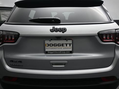 New 2026 Jeep Compass Latitude image 25