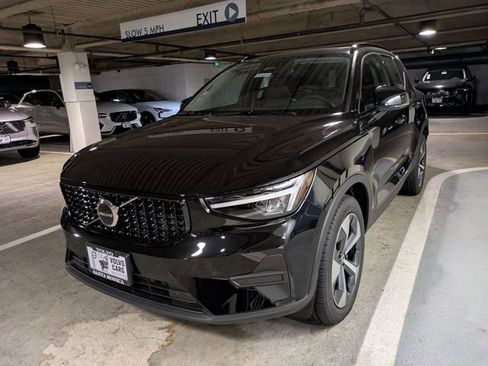 New 2026 Volvo XC40 B4 Core w/ Protection Package image 7