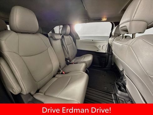Certified 2025 Toyota Sienna XLE FWD image 27
