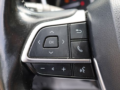 Used 2022 Toyota Highlander XLE AWD/4WD image 25