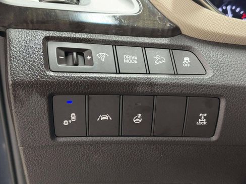 Used 2017 Hyundai Santa Fe Sport w/ 2.0T Ultimate Tech Package 05 AWD/4WD image 43