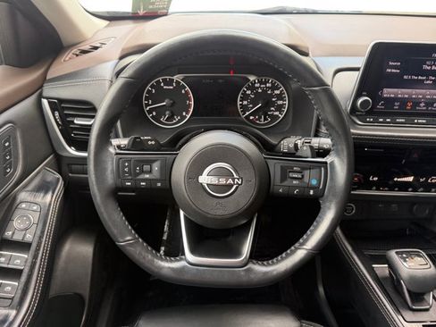 Used 2023 Nissan Rogue SL AWD/4WD image 14