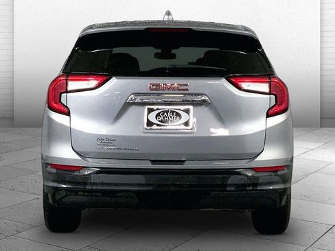 Used 2024 GMC Terrain SLE FWD image 3