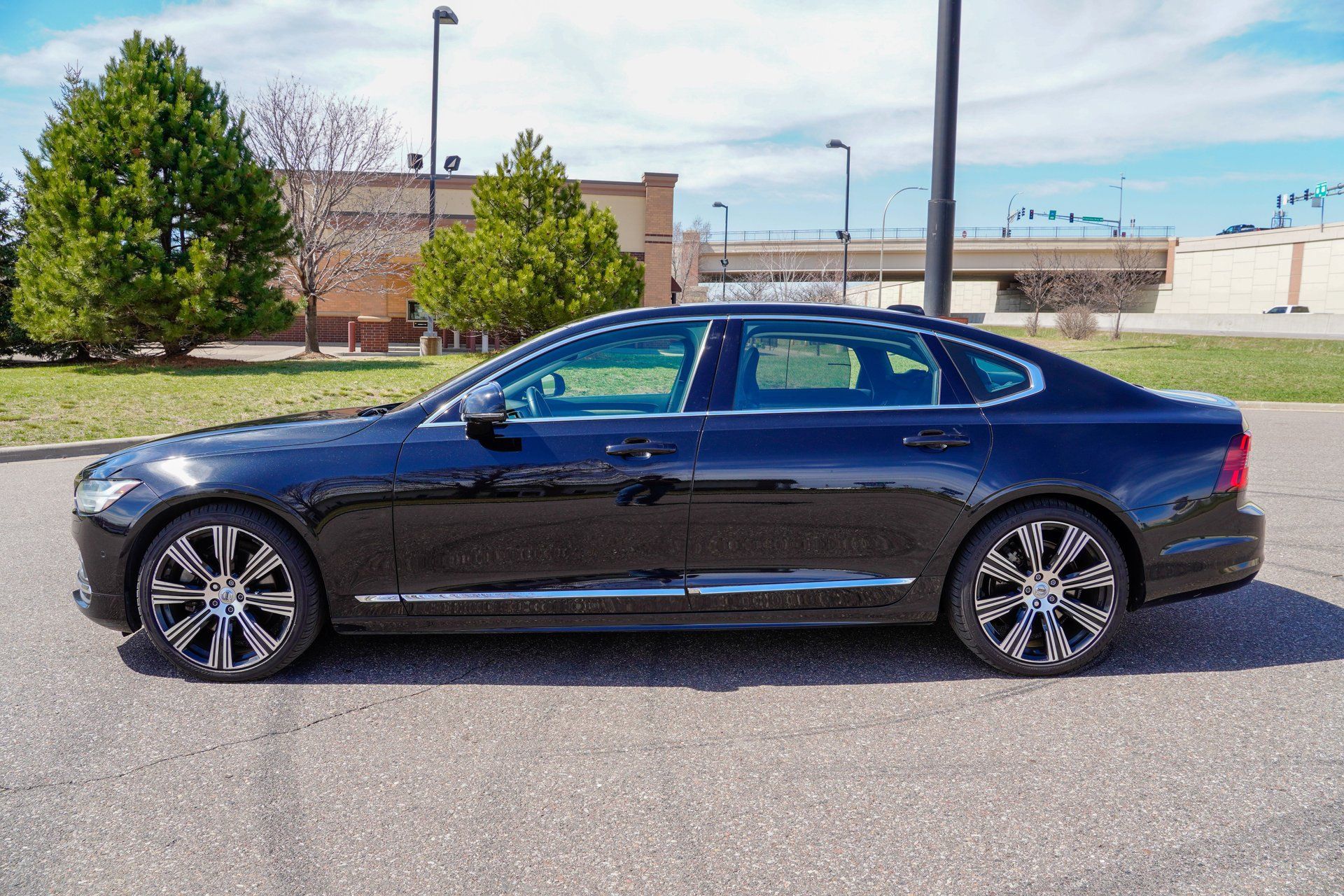 Used 2023 Volvo S90 B6 Ultimate w/ Protection Package Premier AWD/4WD image 6