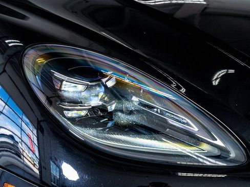 Used 2023 Porsche Macan image 17