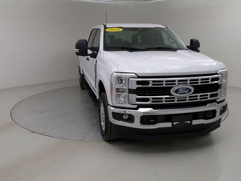Certified 2024 Ford F350 XLT AWD/4WD image 9