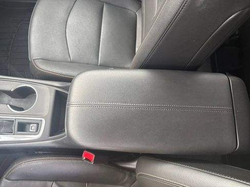 Used 2020 Chevrolet Equinox Premier AWD/4WD image 18