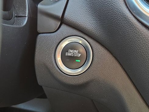 Used 2024 Chevrolet Equinox LT FWD image 32