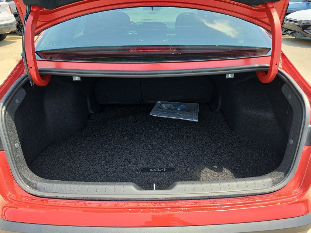 New 2026 Kia K4 FWD image 10