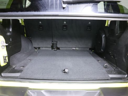 Used 2022 Jeep Wrangler Unlimited Rubicon image 34