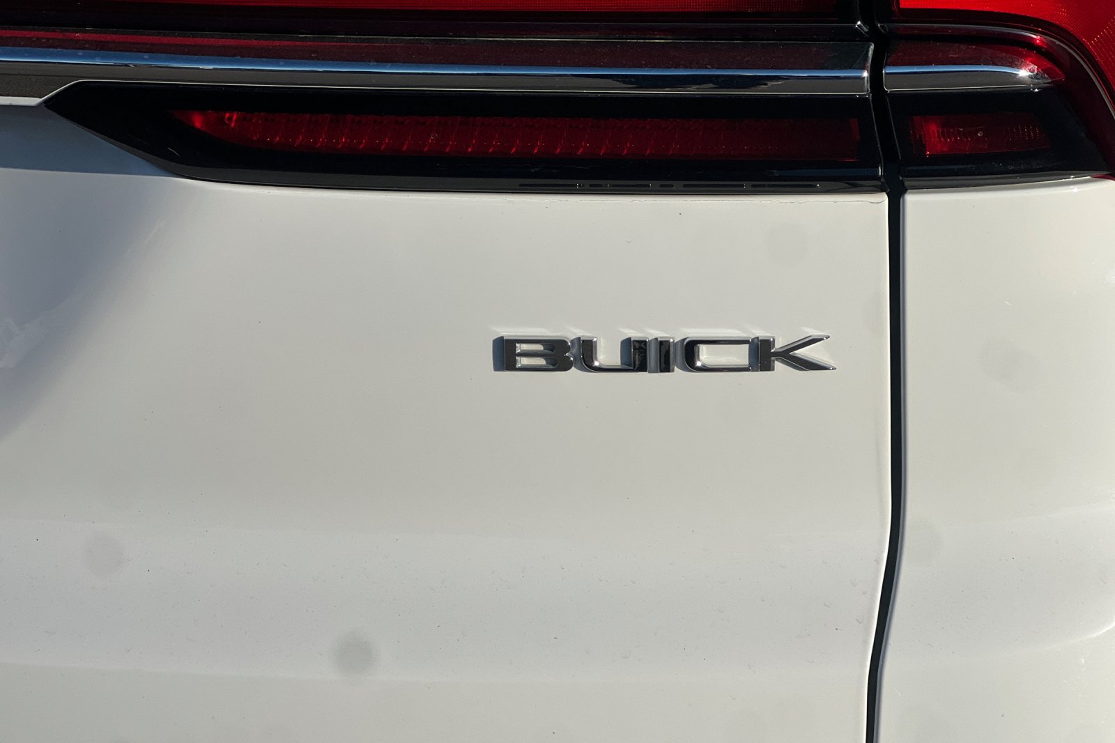 Used 2025 Buick Enclave Preferred AWD/4WD image 25