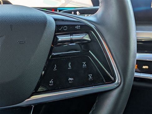 Used 2025 Cadillac Lyriq Sport image 12