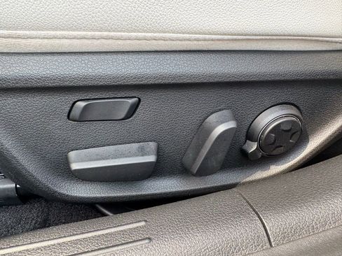 Used 2024 Genesis G70 3.3T Advanced image 22