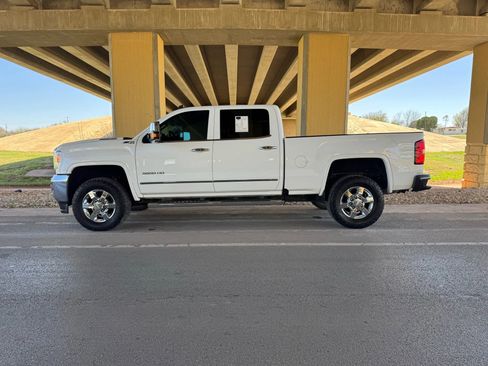 Used 2018 GMC Sierra 3500 SLT w/ Duramax Plus Package image 6