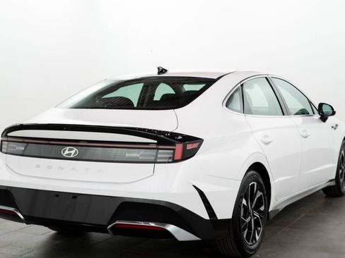 Used 2025 Hyundai Sonata SEL FWD image 12