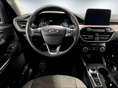 Used 2022 Ford Escape SE image 9