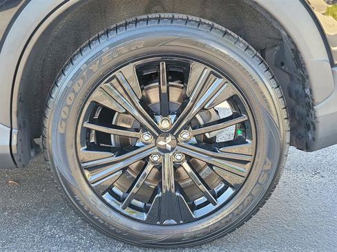 Used 2022 Mitsubishi Eclipse Cross LE image 25