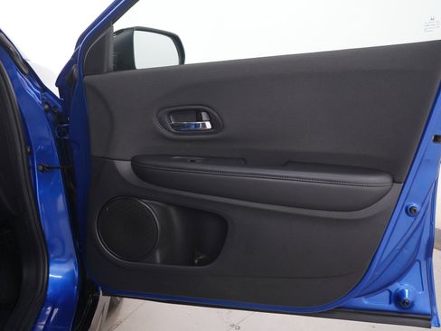 Used 2021 Honda HR-V Sport image 9