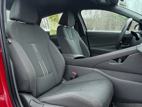 Used 2023 Hyundai Elantra SEL w/ Convenience Package image 13