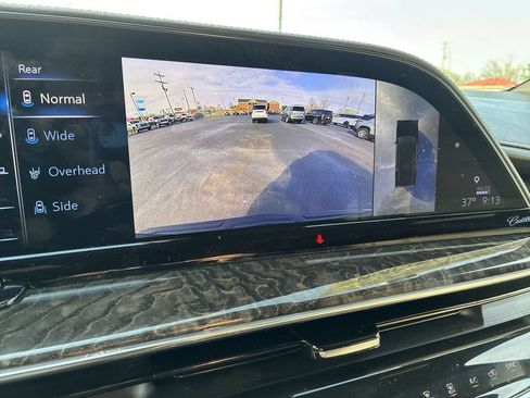 Used 2023 Cadillac Escalade Premium Luxury w/ Performance Package AWD/4WD image 16