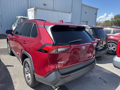 Used 2022 Toyota RAV4 XLE w/ Convenience Package image 8