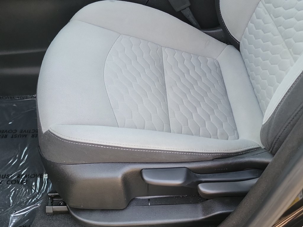 Used 2021 Chevrolet Equinox LS FWD image 15