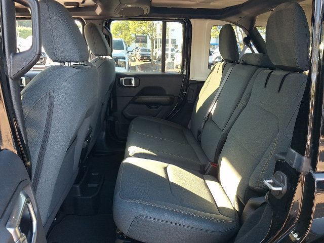 Used 2024 Jeep Wrangler Unlimited Sahara AWD/4WD image 20