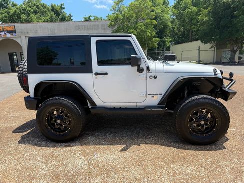 Used 2015 Jeep Wrangler Sport AWD/4WD image 4