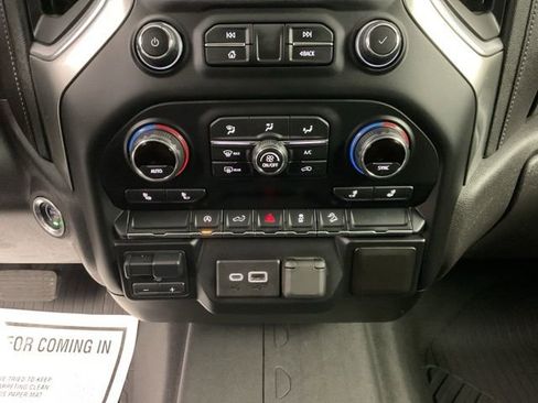 Used 2021 Chevrolet Silverado 1500 RST AWD/4WD image 17