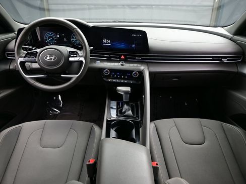 Used 2025 Hyundai Elantra SEL w/ Cargo Package FWD image 16