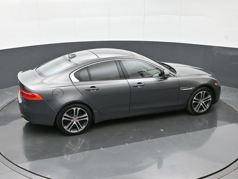 Used 2017 Jaguar XE Premium AWD/4WD image 32