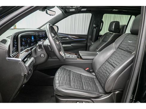 Used 2022 Cadillac Escalade Sport Platinum w/ Heavy-Duty Trailer Package image 38