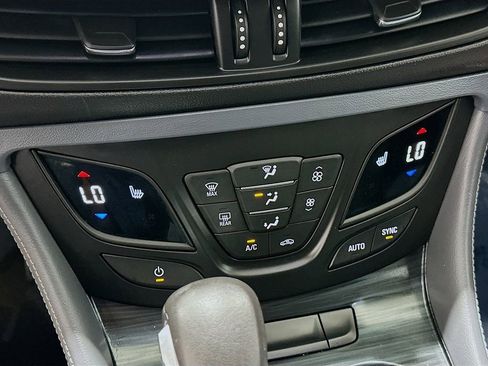 Used 2020 Buick Envision Essence FWD image 15