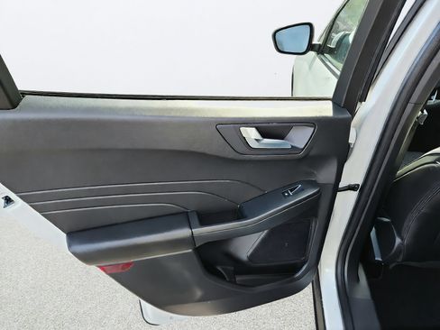 Used 2024 Ford Escape SE FWD image 24