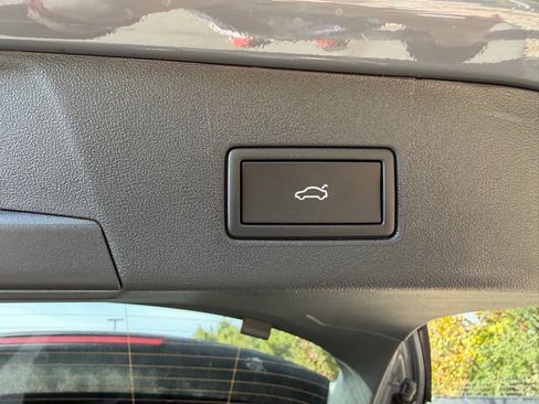 New 2025 Volkswagen ID.4 Pro S image 18