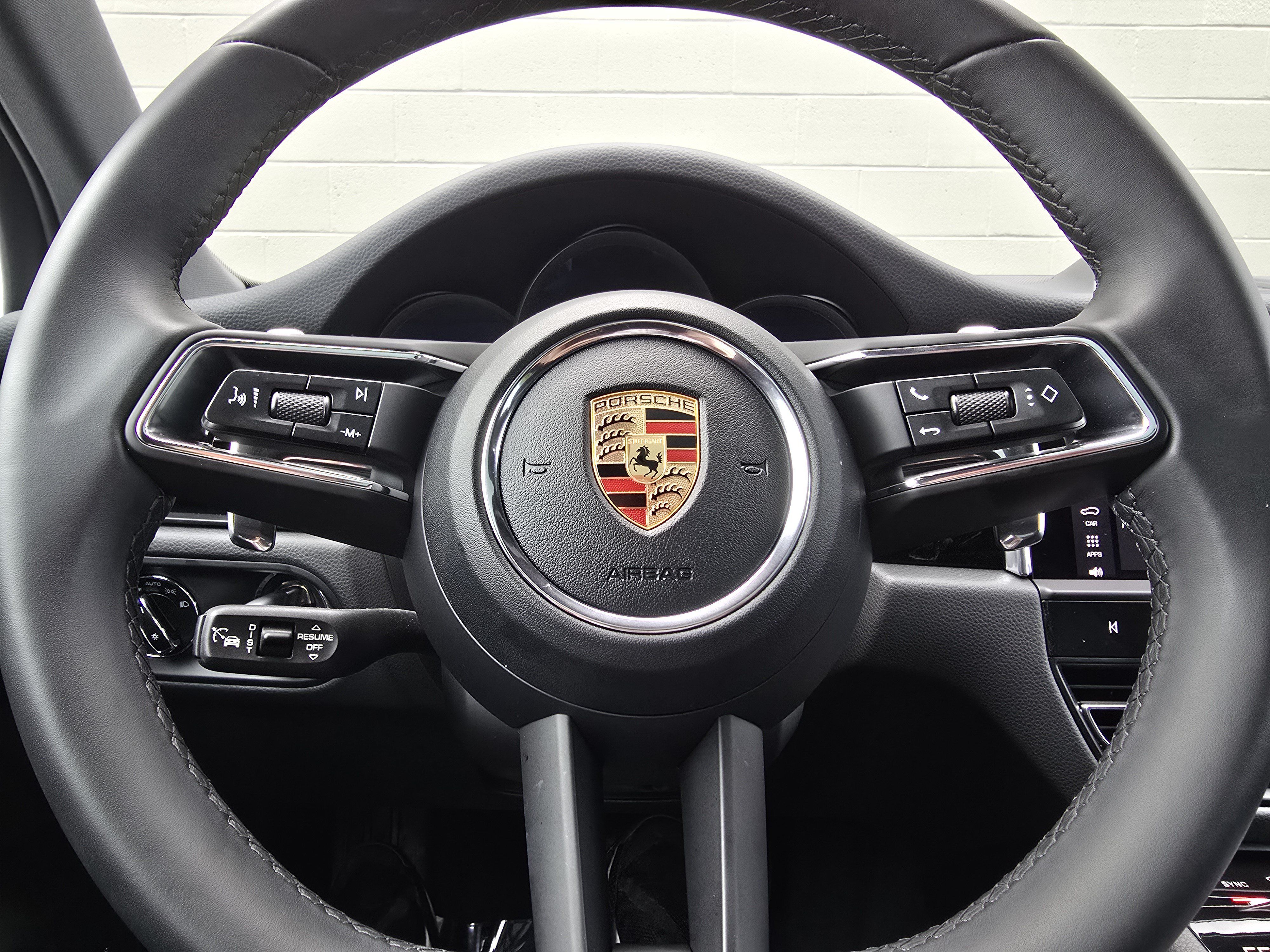 Certified 2026 Porsche Macan AWD/4WD image 25