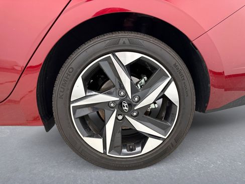 Used 2023 Hyundai Elantra SEL w/ Convenience Package FWD image 12