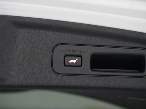 Used 2025 Acura MDX w/ Technology Package image 34