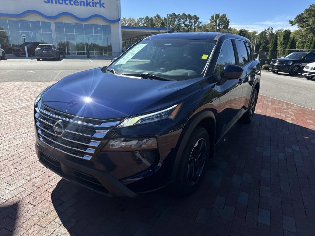 Used 2026 Nissan Rogue SV FWD image 32