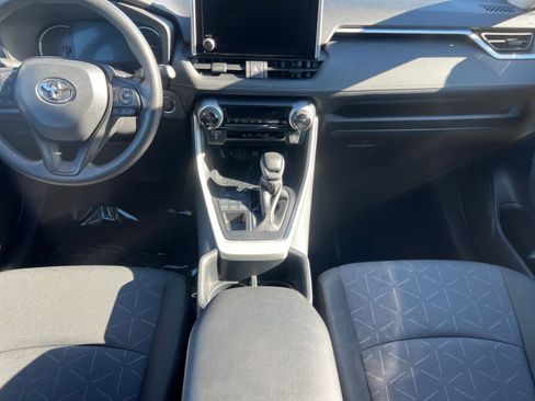 Used 2025 Toyota RAV4 XLE image 41