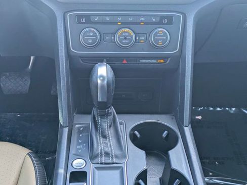 Used 2021 Volkswagen Atlas Cross Sport SE image 17