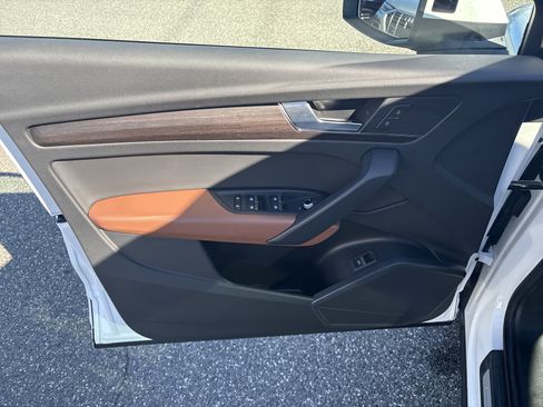 Certified 2025 Audi Q5 2.0T Premium image 5