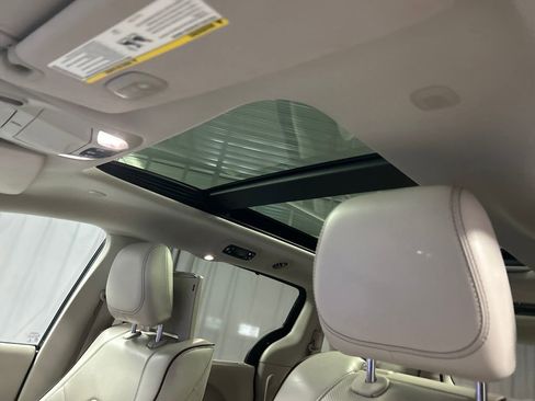 Used 2017 Chrysler Pacifica Limited FWD image 21