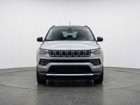 Used 2025 Jeep Compass Limited image 2