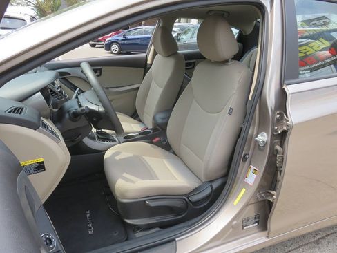 Used 2016 Hyundai Elantra SE FWD image 10