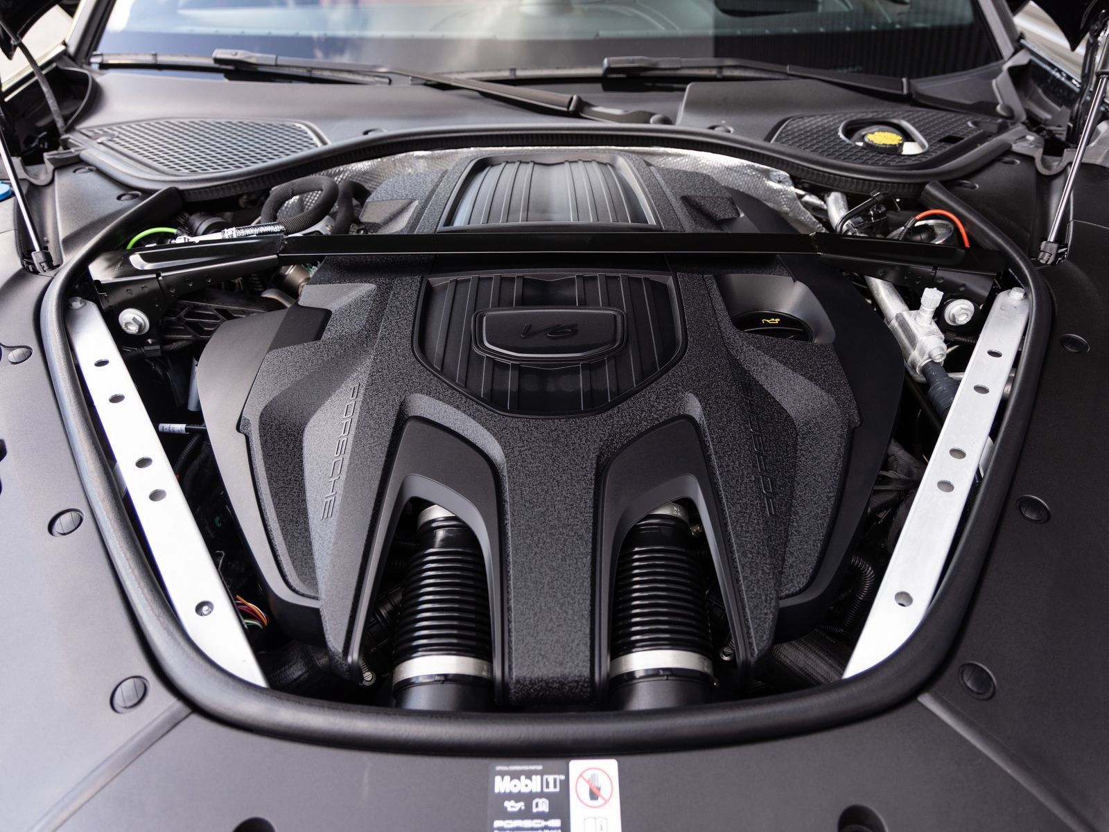 Certified 2025 Porsche Panamera RWD image 35