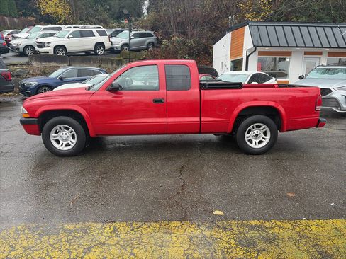 Used 2004 Dodge Dakota Sport w/ Deluxe Convenience Group image 2