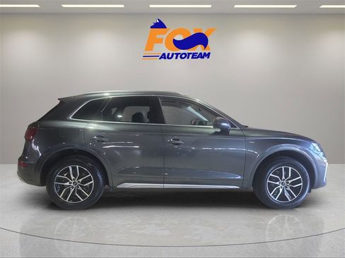 Used 2023 Audi Q5 2.0T Premium w/ Convenience Package image 6